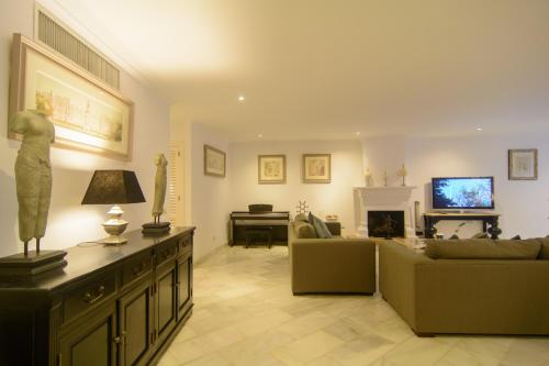 Apartment in White Pearl Beach - image 2