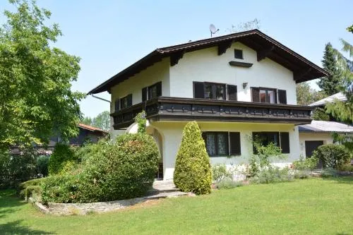 Haus mit Garten in Eugendorf, Österreich