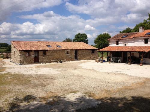 Gite de Villeneuve gîte à louer Le Vigeant