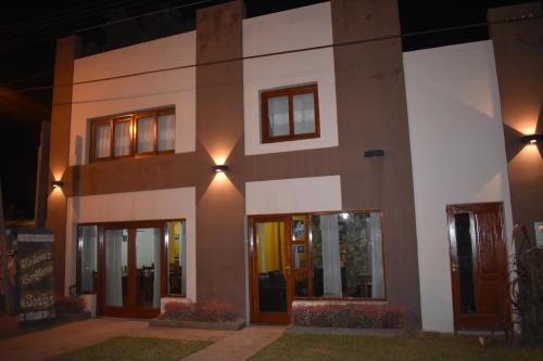 숙소 외관, Benitez Hosteria in 칼릴레구아