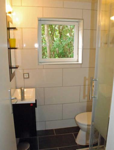 One-Bedroom Bungalow image 2