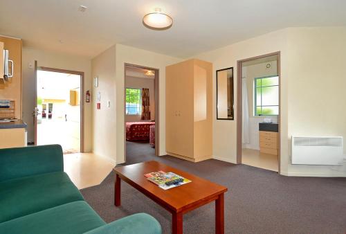 Family Apartment room in Papanui Court Motel