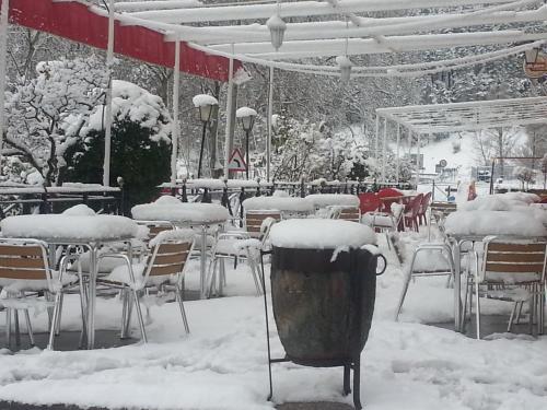 Hostal Restaurante Los Bronces