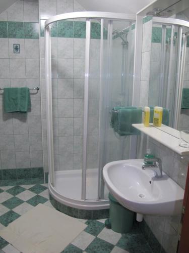 Apartment Sobe Ravbar - image 2
