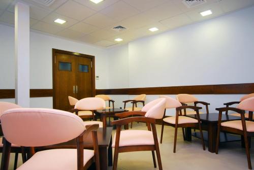 Shared lounge/TV area, Hotel Domus Plaza Zocodover in Toledo City Center