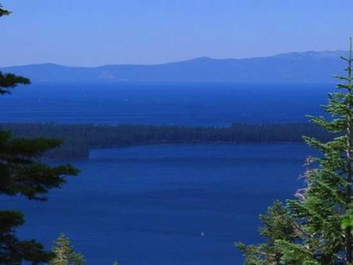 Rogers Retreat Home - image 9