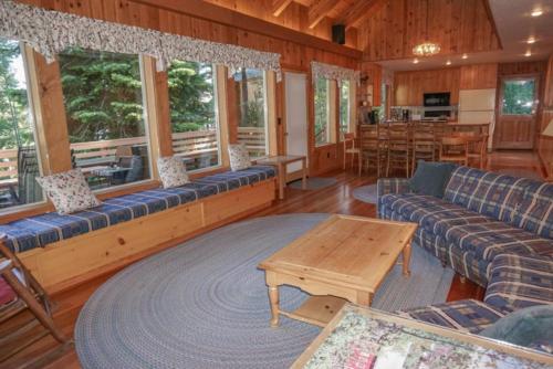 Eagles`s Eyrie Home - main image