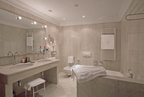 Superior Palace Double Backyard Side