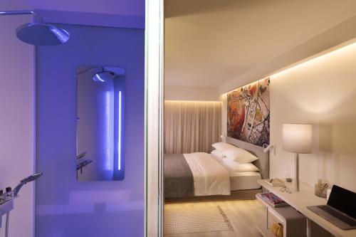 Queen Plus Room image 4