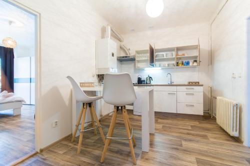Charles bridge apartment - image 9