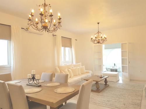 Villa with sea view - image 7