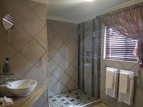 Chateau Vue Guesthouse - image 3