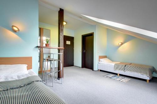Aerohotel Room Type - Twin Room with Shower