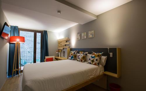 Yeah Barcelona Hostel - image 8