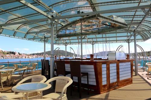 Bar/ Salón, Marina Frapa Resort Rogoznica in Rogoznica