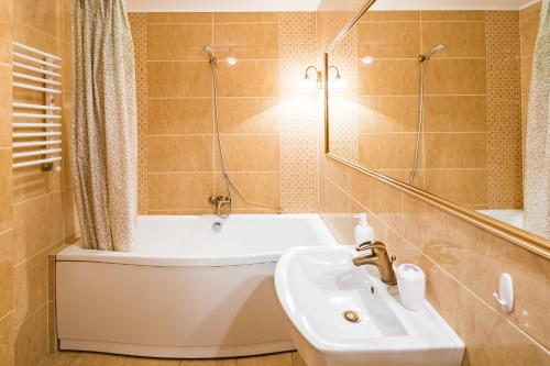 Apartment image 8