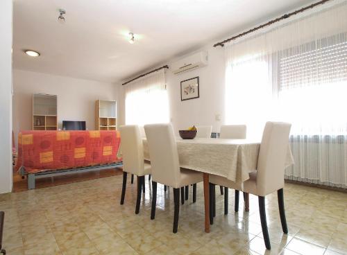 Apartment 1565 in เมดูลิน