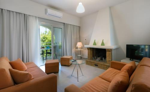 Acharavi Beach Hotel - image 10