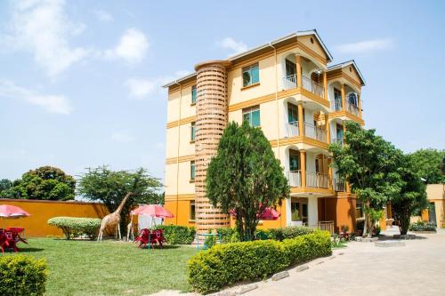 Фото отеля Tropical Suites Hotel