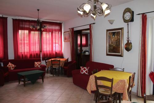 Albergo Ristorante Pizzeria La Bocca di Bacco in Аббадо Сан Сальваторе