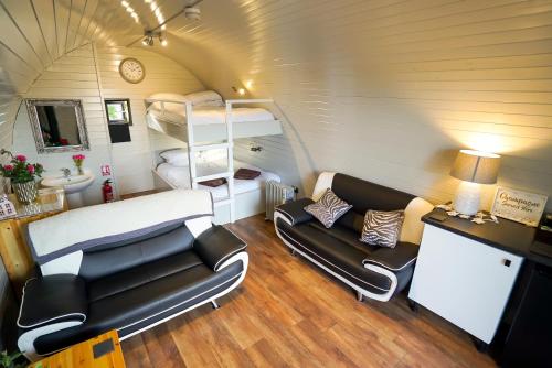 Deluxe Glamping Pod with Hot Tub