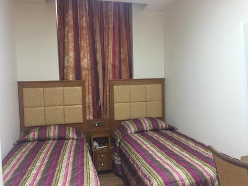 White House Hotel - image 12