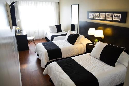 Pocitos Plaza Hotel - image 2