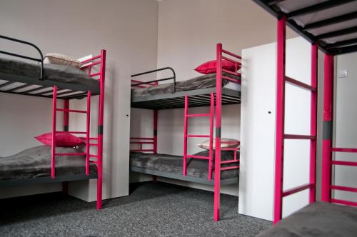 1 bunk bed