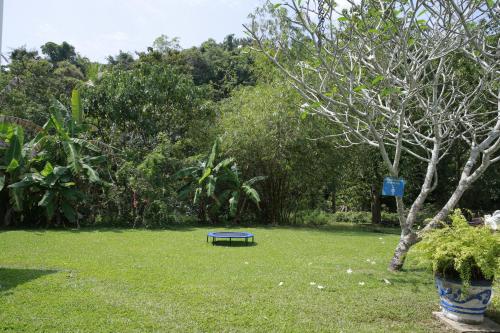 Nooit Gedacht Heritage Hotel (Original Dutch Governors House) Located in Unawatuna Beach, Nooit Gedacht Heritage Hotel is a perfect starting point from which to explore Unawatuna. The hotel has everything you need for a comfortable stay. Facilities like luggage 