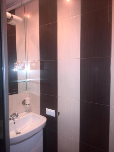 Comfort Apartment on Bogoyavlenskiy - image 6