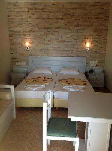 Plaka Hotel I
