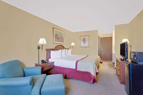 Baymont by Wyndham Pinedale - image 2
