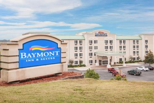 Baymont on the lake by Wyndham Hot Springs in Hot Springs, USA