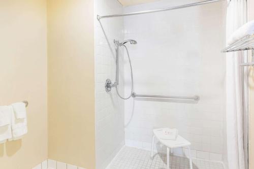 Baymont by Wyndham Jonesboro - image 5