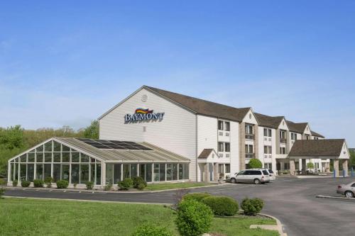 Baymont by Wyndham Sullivan in Sullivan, USA
