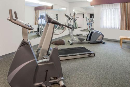 Baymont by Wyndham Janesville - image 6