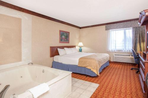 Baymont by Wyndham Detroit/Roseville - image 6