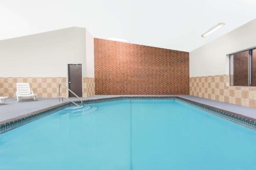 Baymont by Wyndham Dubuque - image 3