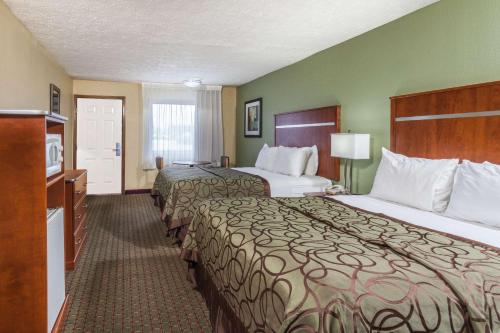 Baymont by Wyndham Pigeon Forge near Island Drive in Pigeon Forge, USA