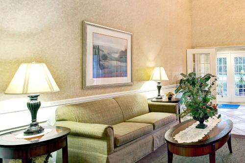 Baymont by Wyndham Sanford - image 4