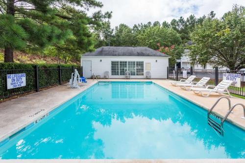 Baymont by Wyndham Greenwood - image 12