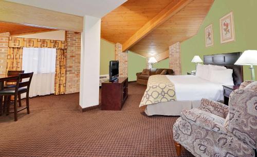 Executive King Suite - Non-Smoking