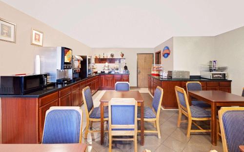 Baymont by Wyndham Battle Creek Downtown - image 6