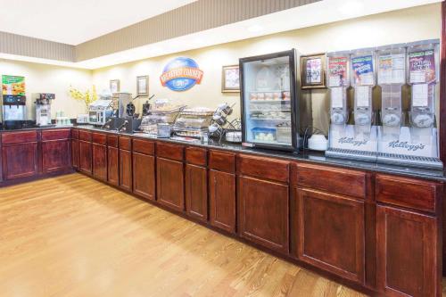 Baymont by Wyndham Muskegon - image 5