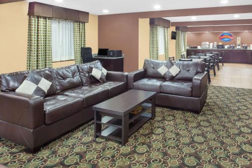 Baymont by Wyndham Holland in Holland, USA
