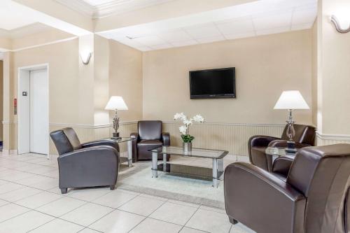 ล็อบบี้, เบย์มอนต์ บาย วินด์แฮม คาร์เตอร์สวิลล์ (Baymont by Wyndham Cartersville) in การ์เตอร์สวิลล์ (GA)