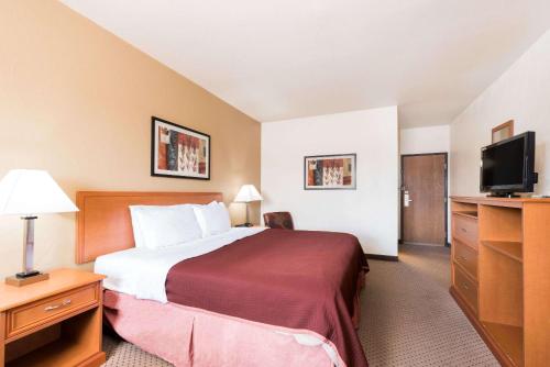 Baymont by Wyndham Spearfish - image 9