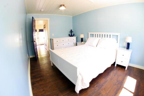 2 bedrooms, 3 beds