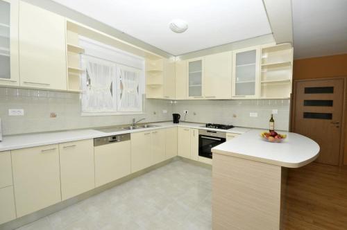 Apartments with a parking space Plano, Trogir - 11649