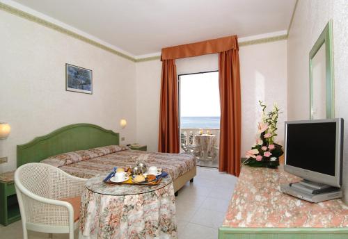 Double Room with Balcony and Sea View